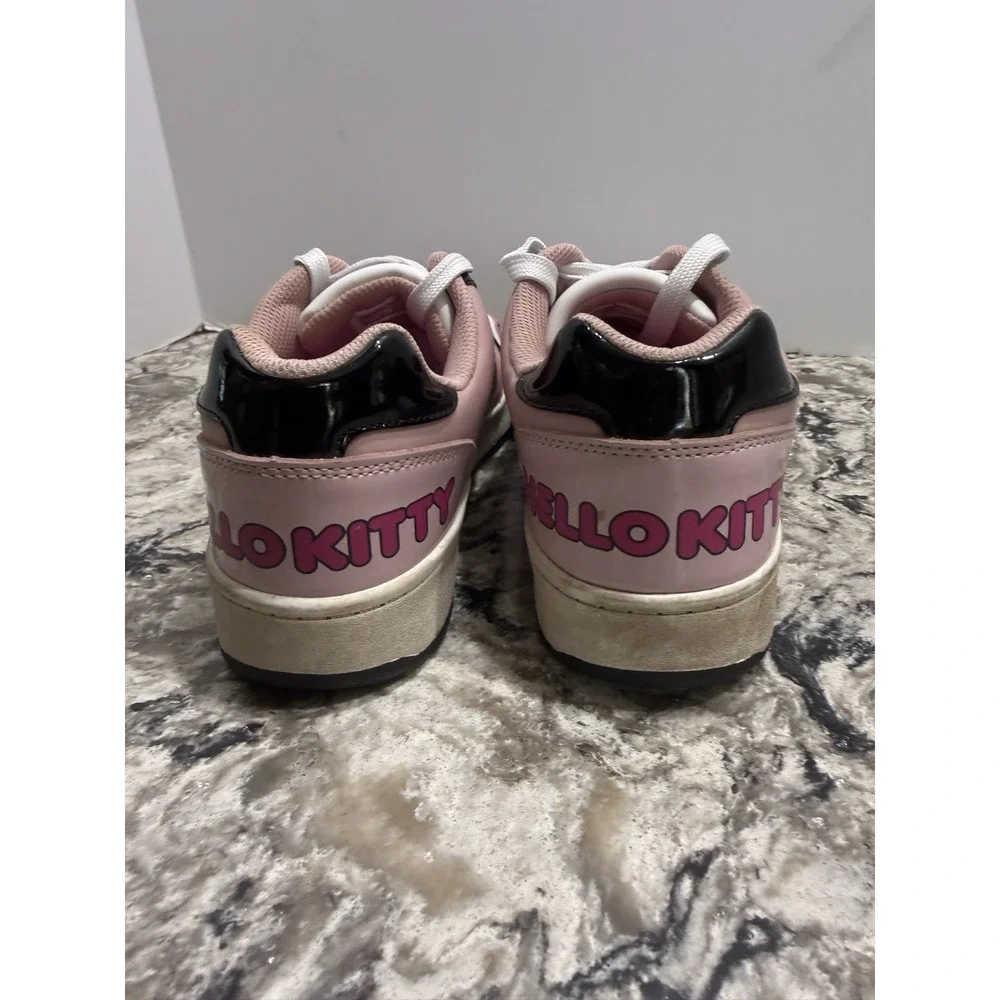 Hello Kitty Women's 9 Pink White Black Athletic Sneakers Lace Up Cartoon Logo
